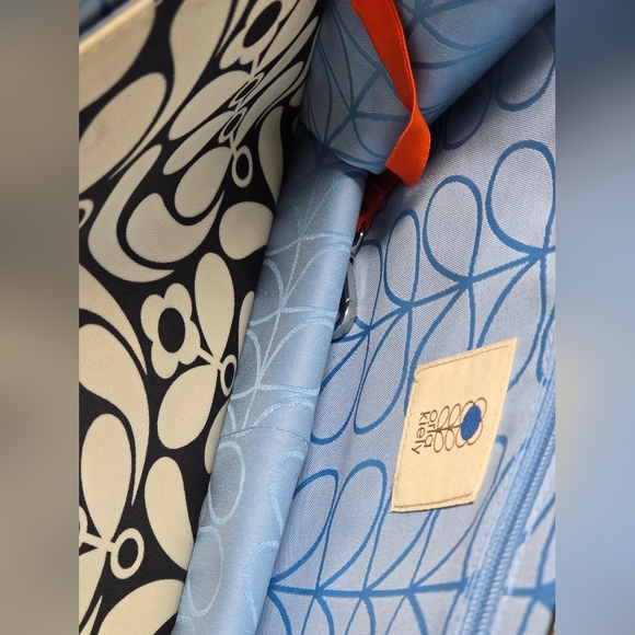 Orla Kiely Thessaly Nouveau Stem Ebony Print Flat Pack - Picture 5 of 10